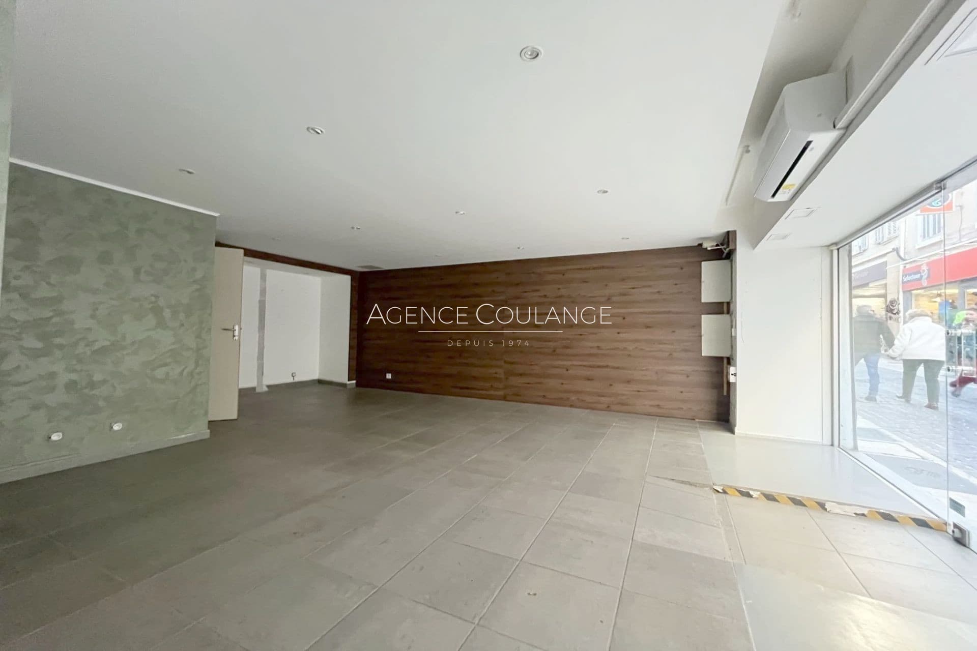 Local commercial · 32 m² · Location — photo 1