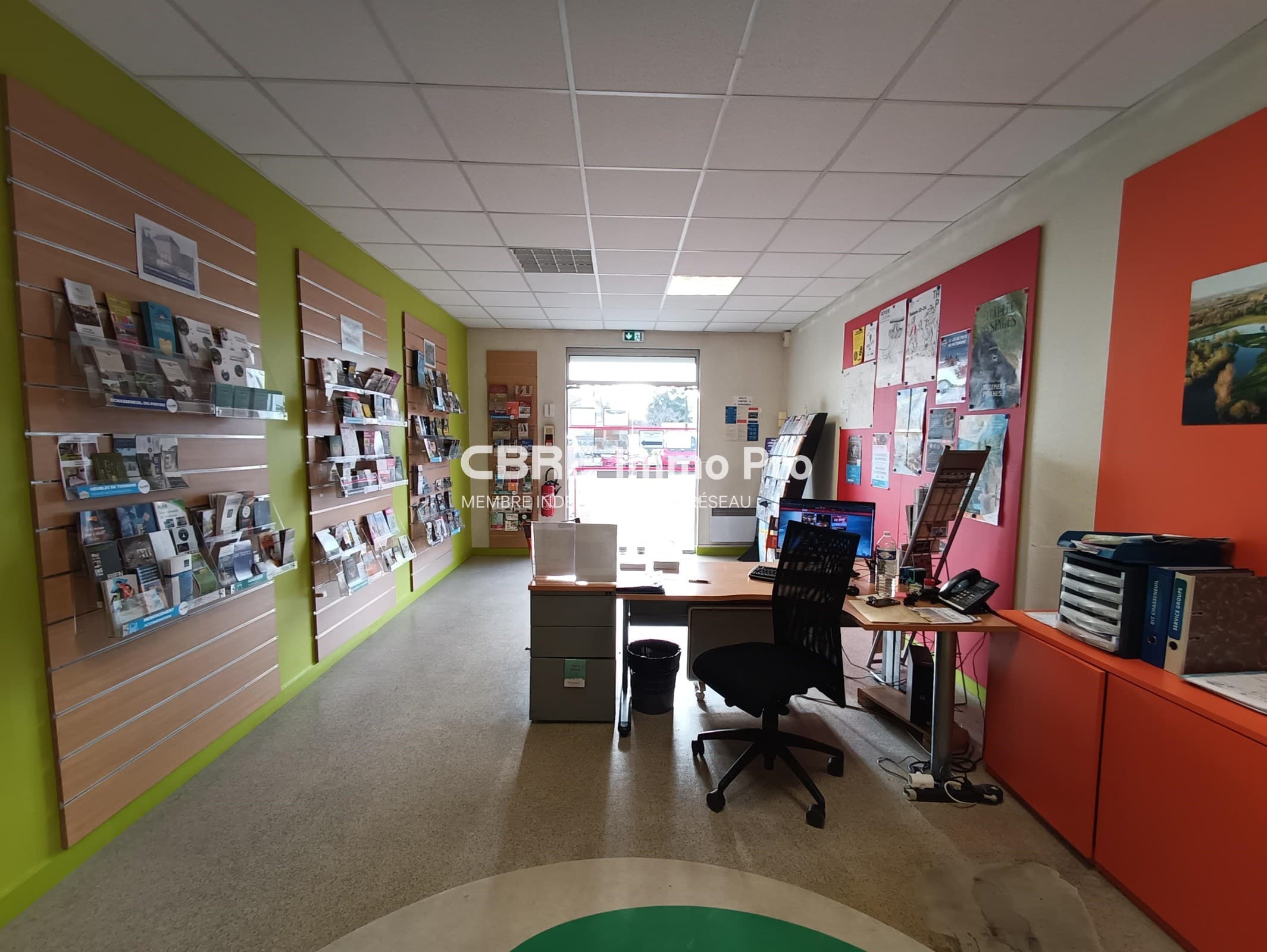 Local commercial 139 m² — VIENNE — photo 1