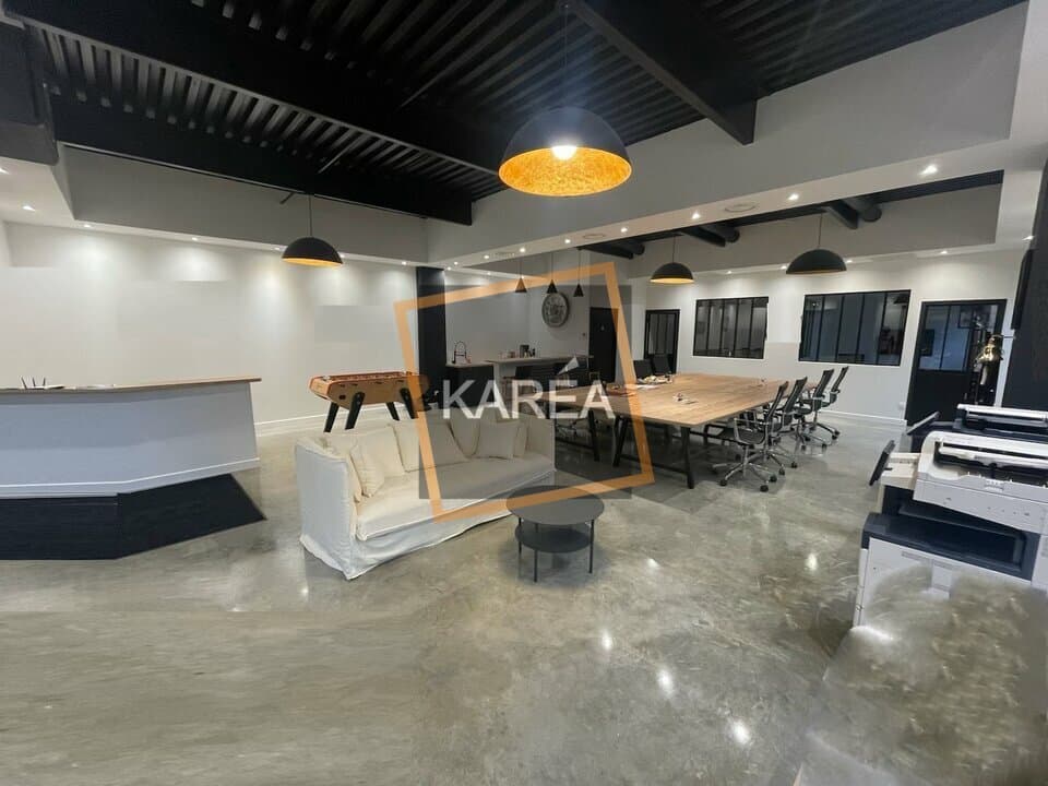 Local commercial · 108 m² · Location — photo 1