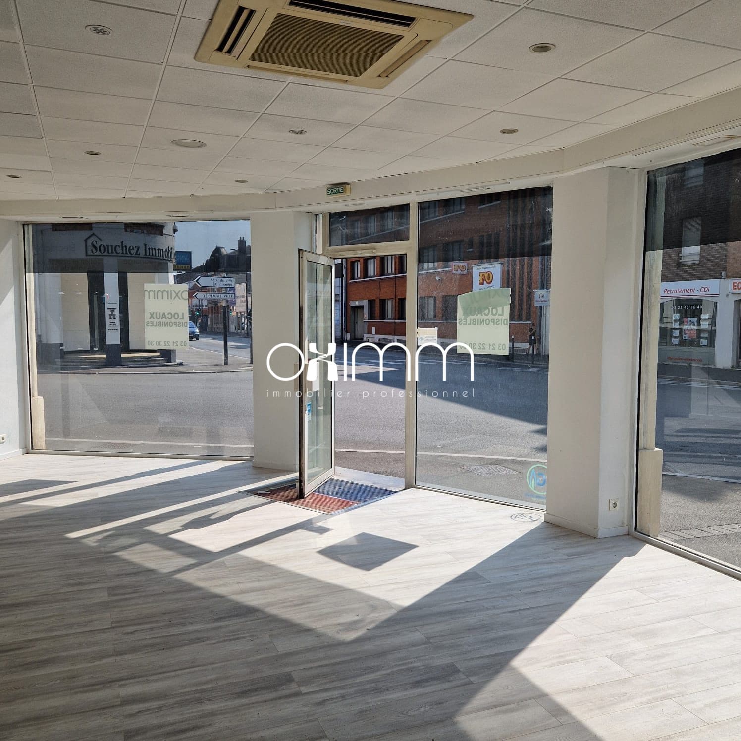 Local commercial · 74 m² · Location — photo 3