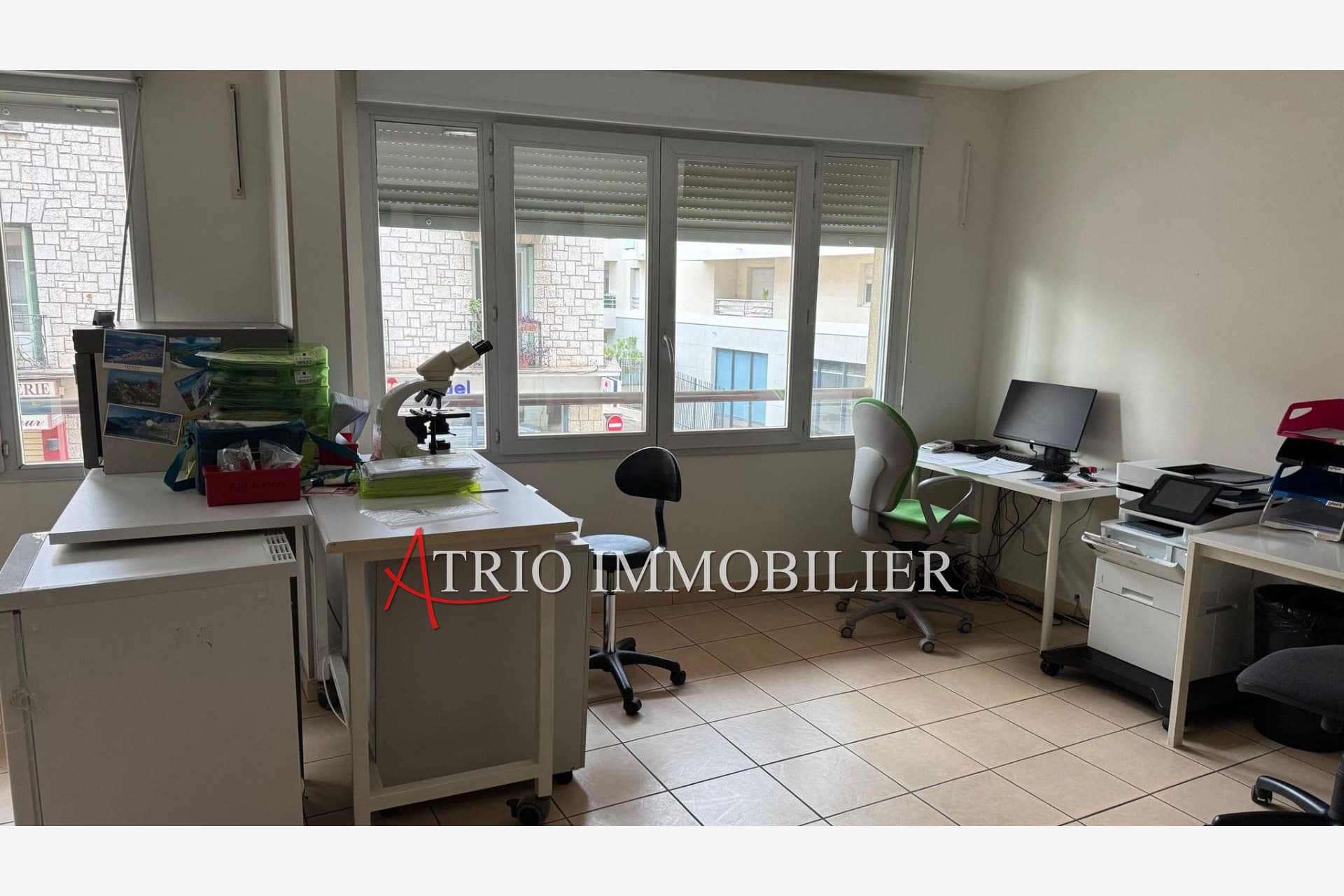 Local commercial · 152 m² · Location — photo 3