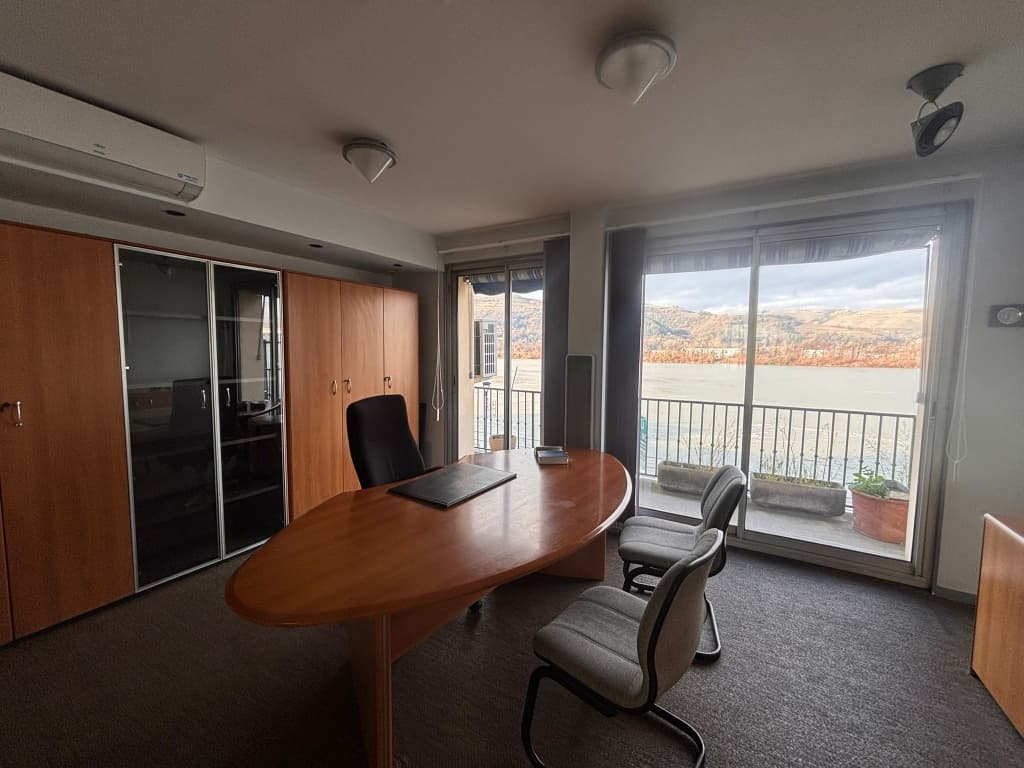 Local commercial — DROME — photo 1