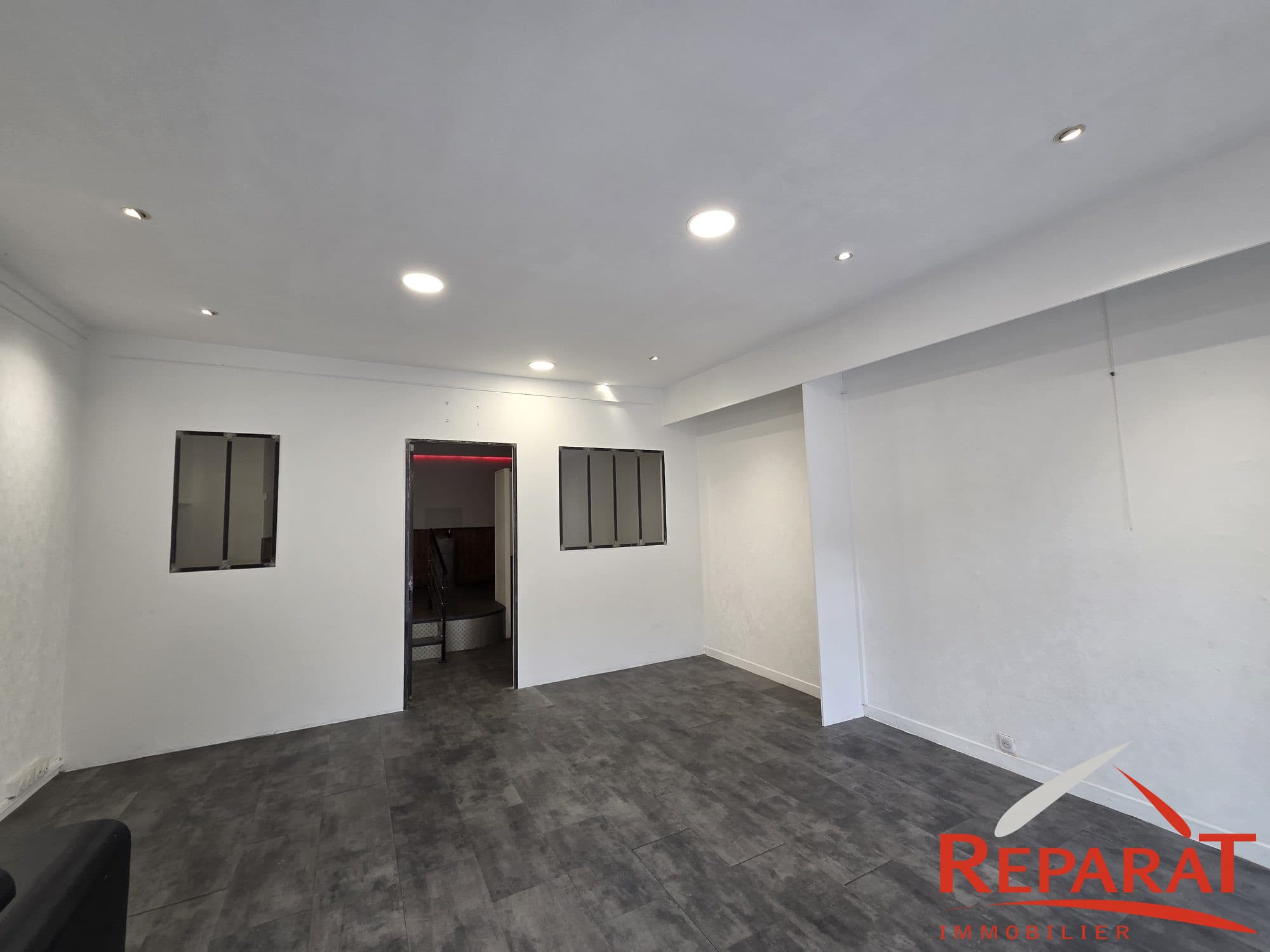 Local commercial 85 m² — BRIVE LA GAILLARDE — photo 1