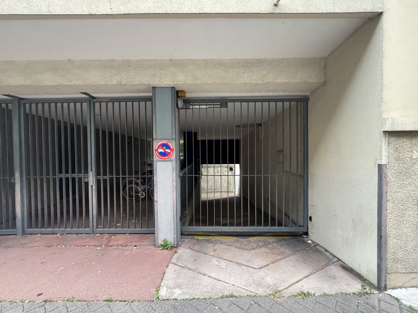 Local commercial — PARIS 15 — photo 1