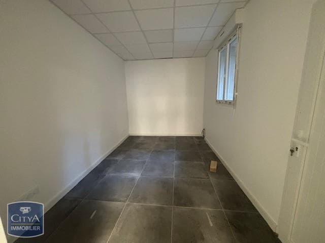 Local commercial · 68 m² · Location — photo 3