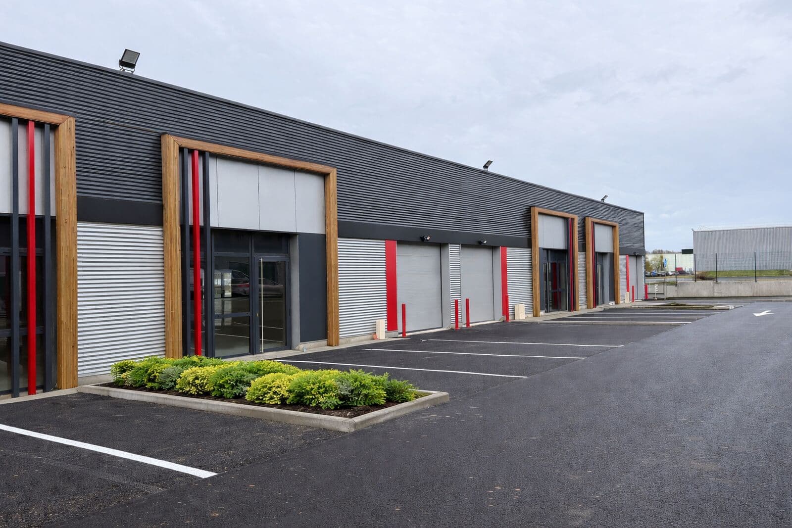 Local commercial · 402 m² · Location — photo 1