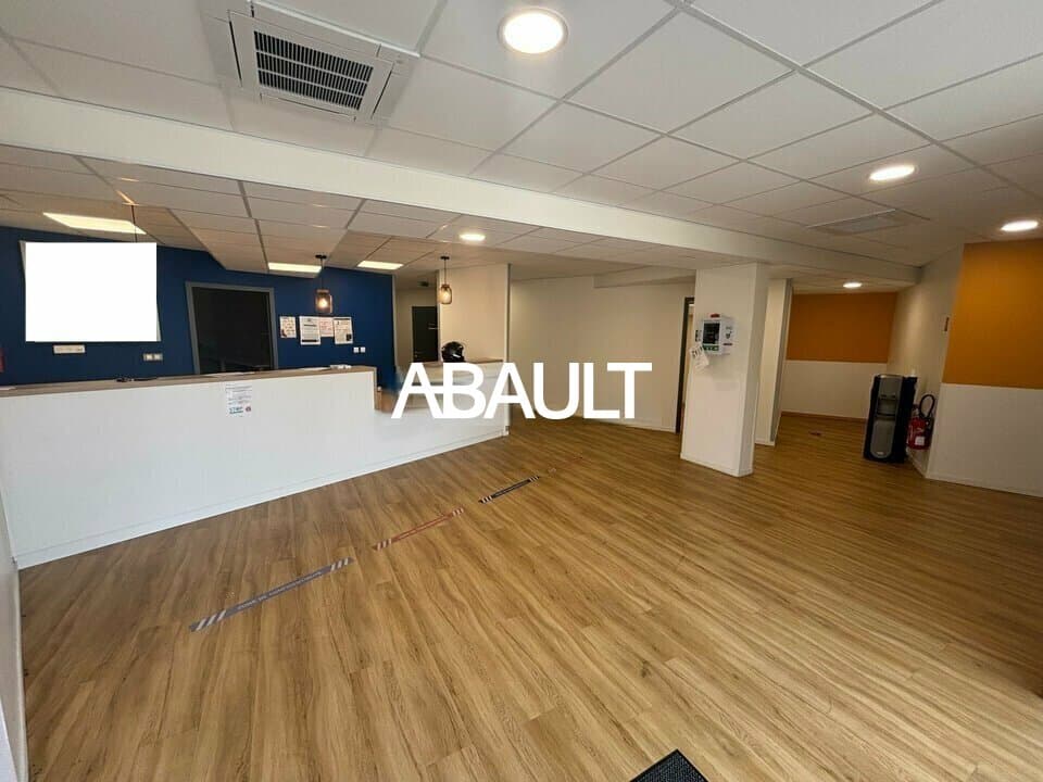 Local commercial · 162 m² · Location — photo 2
