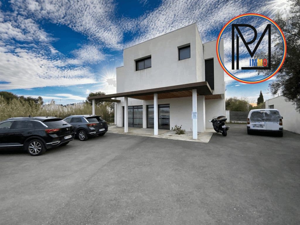 Local commercial · 92 m² · Location — photo 2