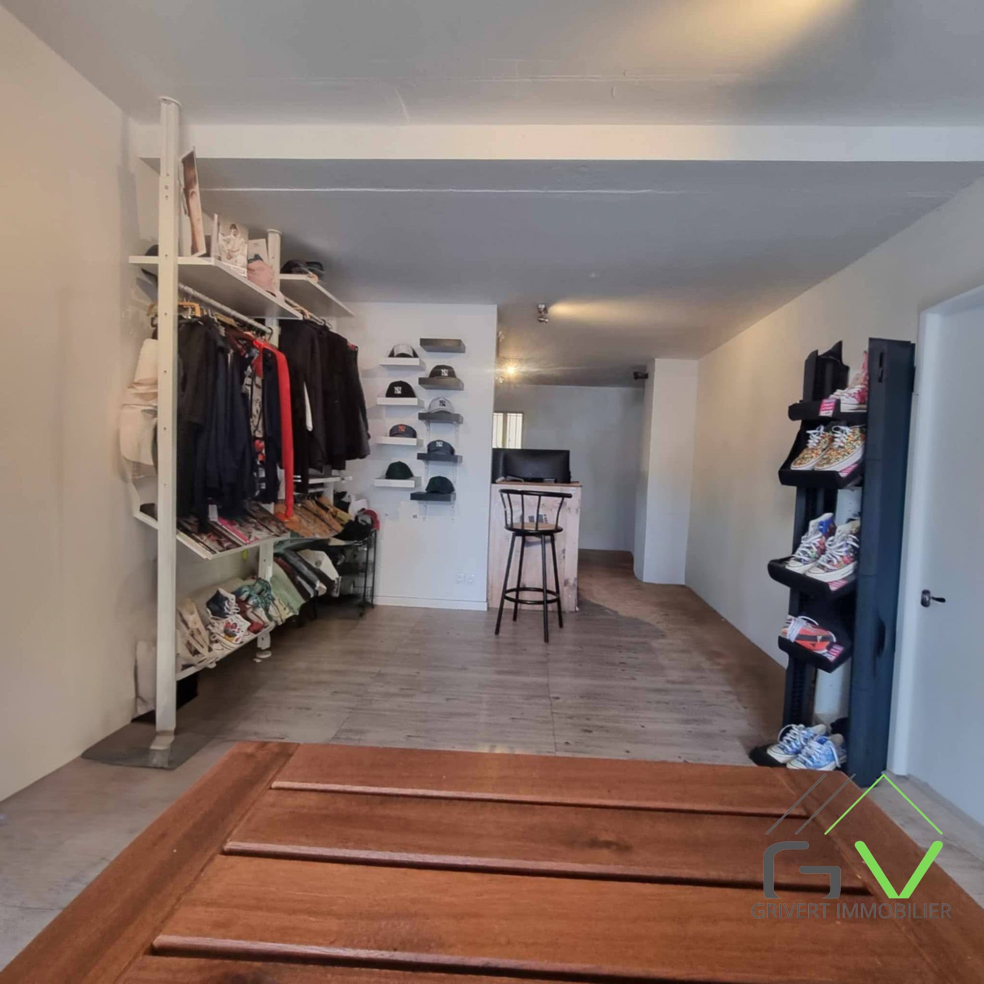Local commercial · 48 m² · Achat des murs — photo 2