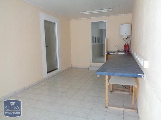 Local commercial · Location — photo 3