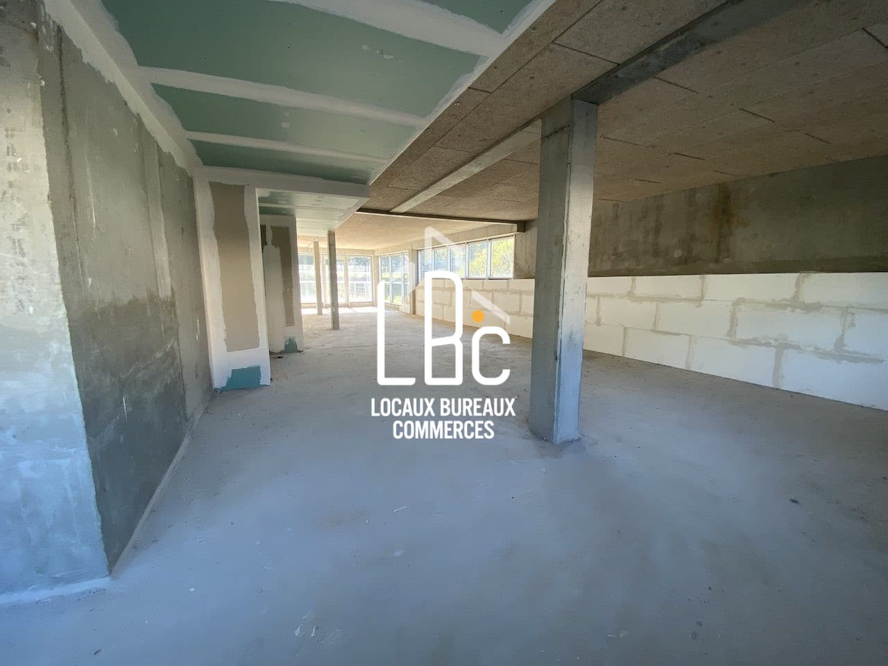 Local commercial · 158 m² · Achat des murs — photo 2