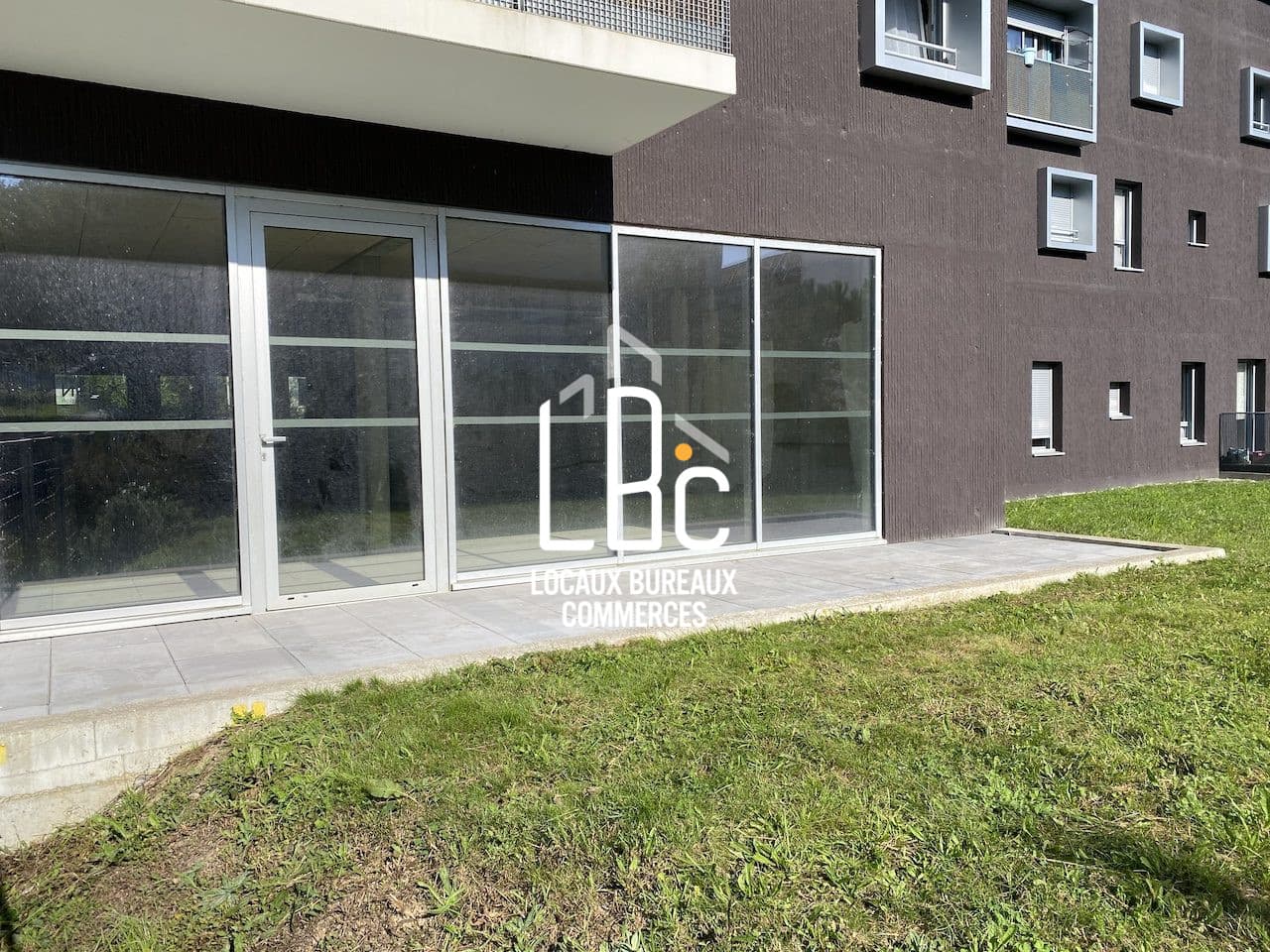 Local commercial · 158 m² · Achat des murs — photo 3
