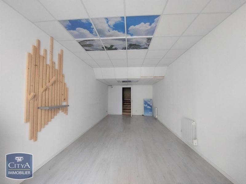 Local commercial 51 m² — CLERMONT L HERAULT — photo 1