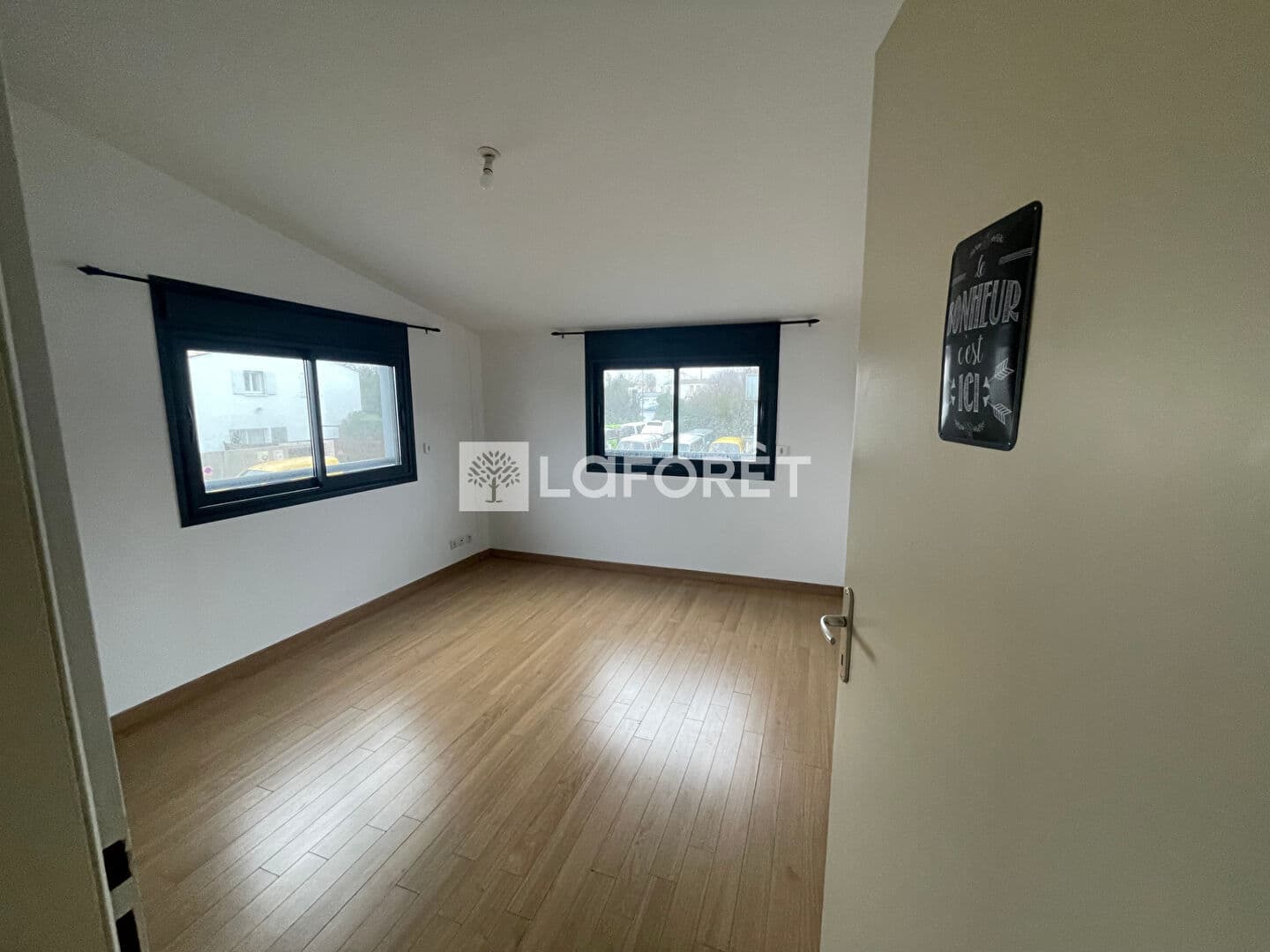 Local commercial · 117 m² · Location — photo 3