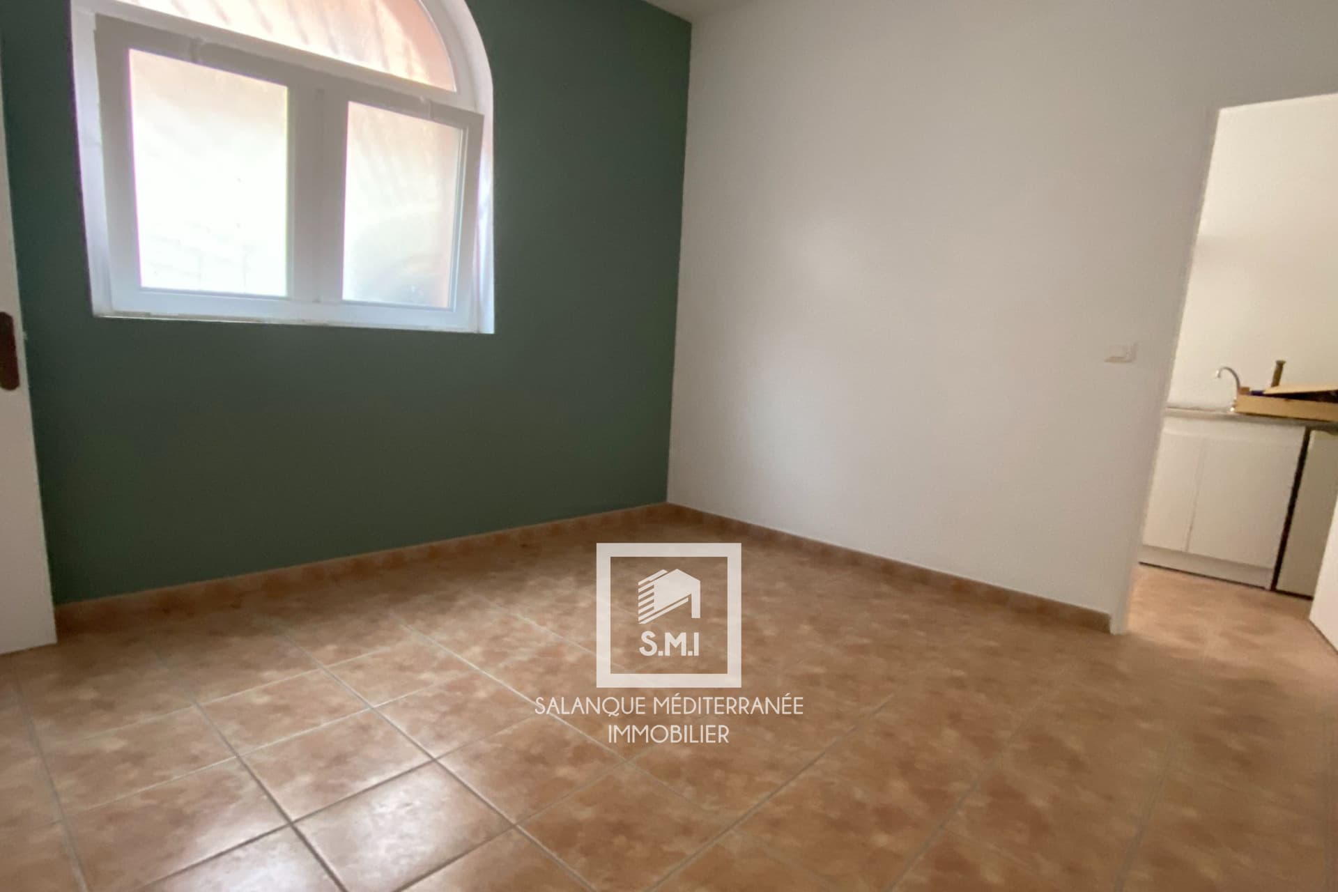 Local commercial 25 m² — PERPIGNAN — photo 1