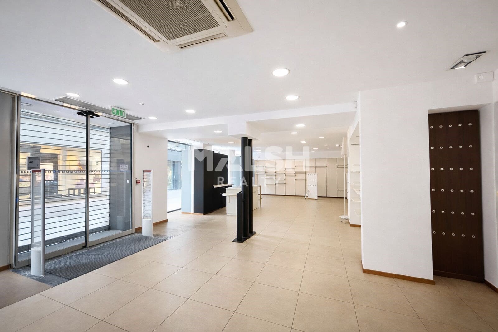 Local commercial 148 m² — LOIRE — photo 1