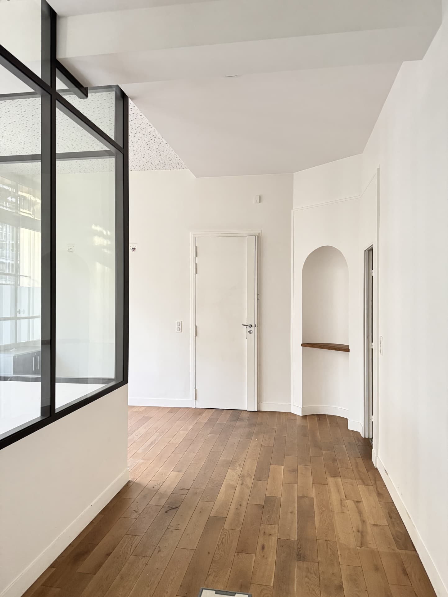 Local commercial · 99 m² · Location — photo 1