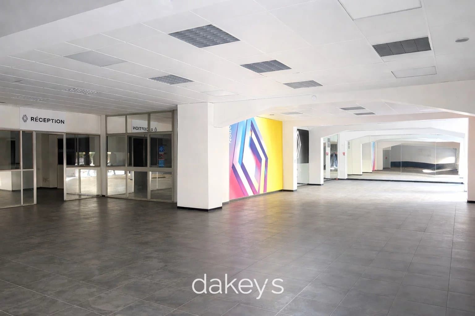 Local commercial · 1000 m² · Achat des murs — photo 2