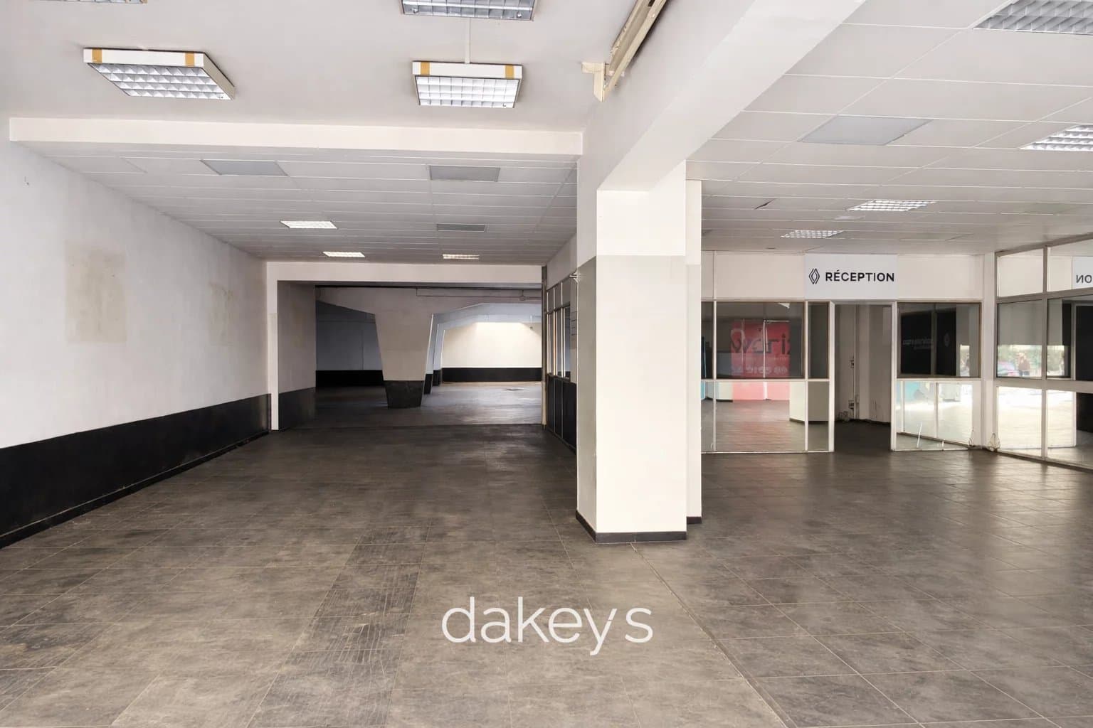 Local commercial · 1000 m² · Achat des murs — photo 3