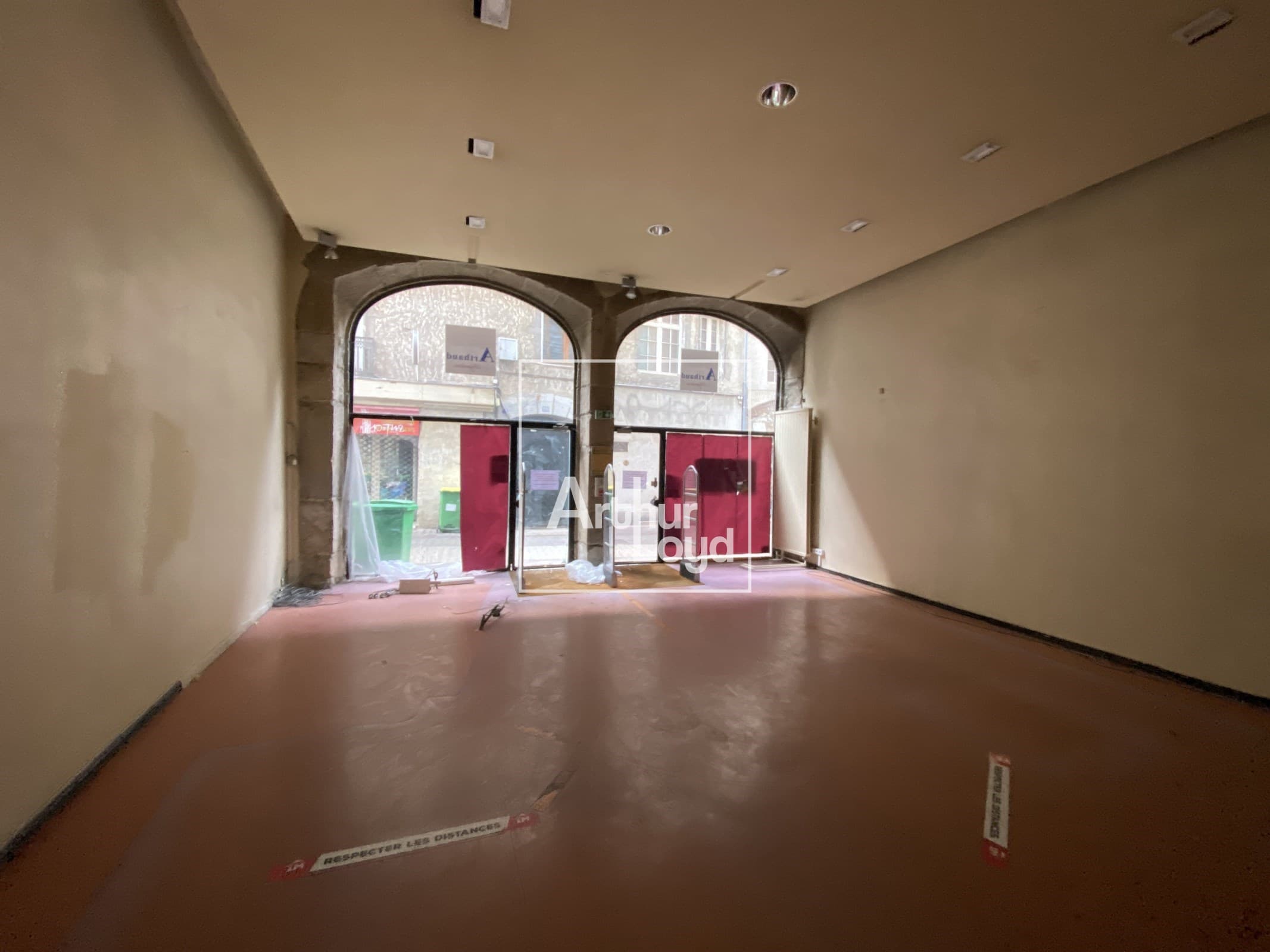 Local commercial · 113 m² · Achat des murs — photo 3