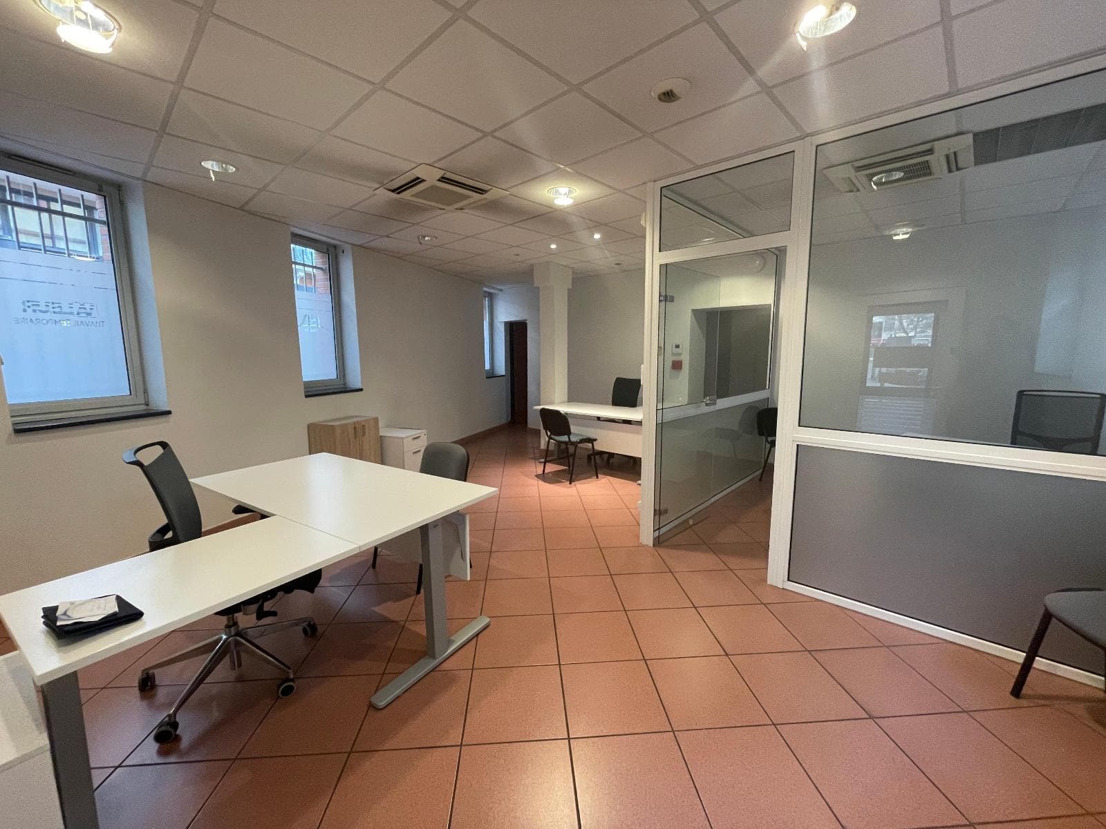 Local commercial · 400 m² · Location — photo 2