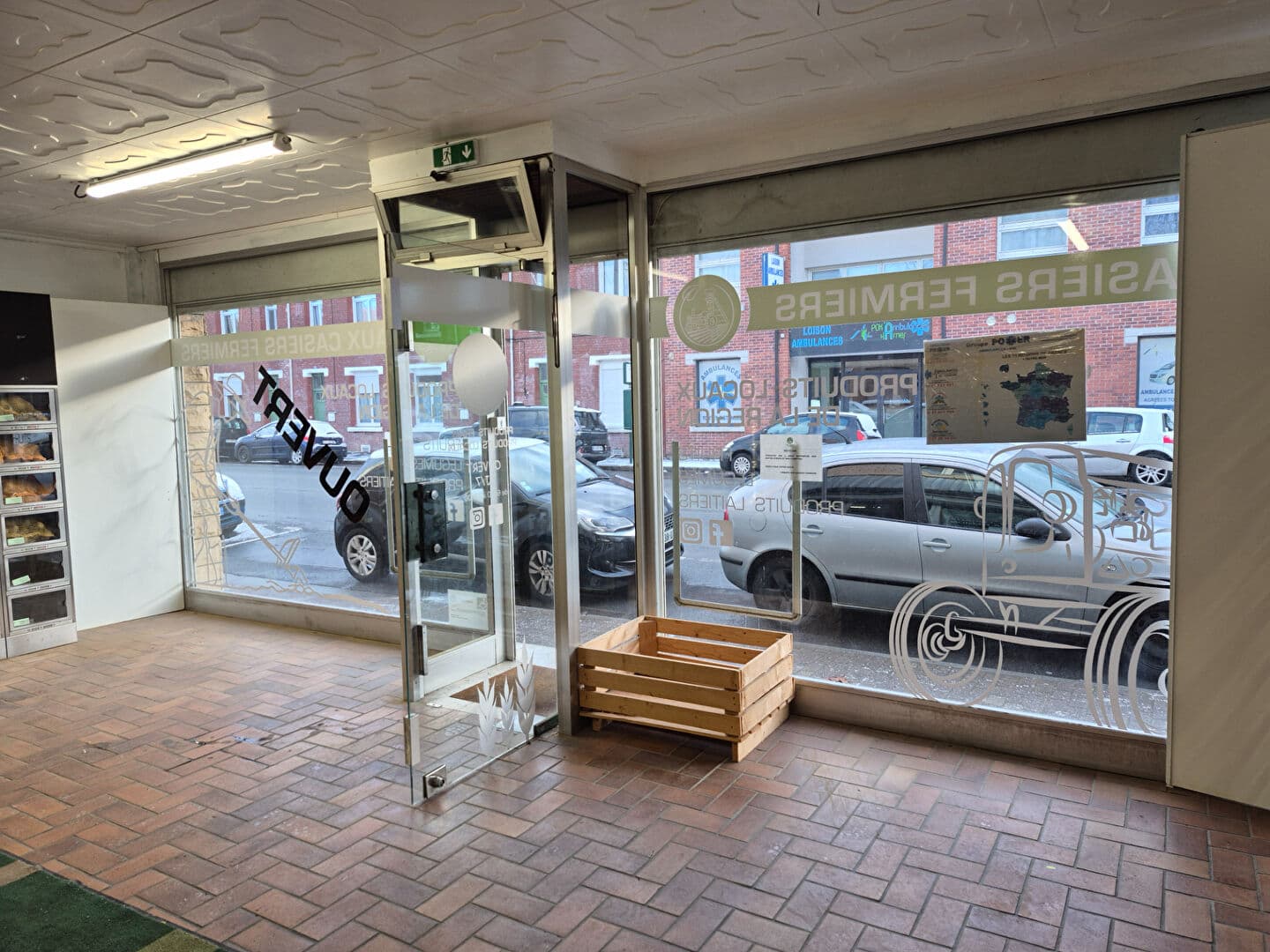 Local commercial · 70 m² · Location — photo 1