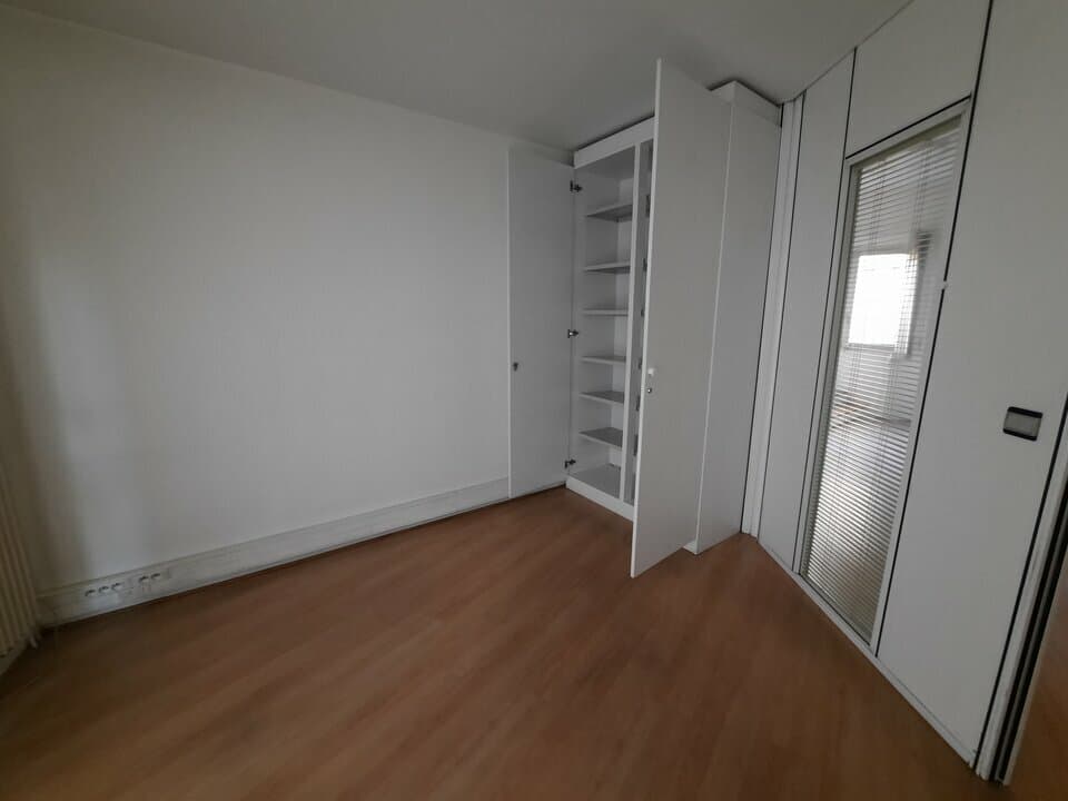 Local commercial · 85 m² · Location — photo 2