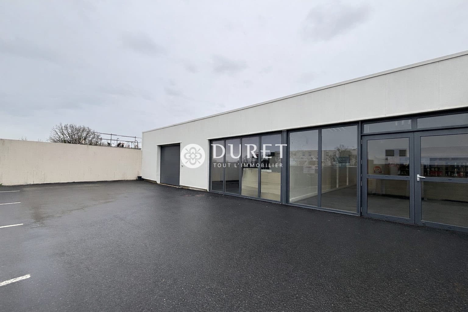 Local commercial · 126 m² · Location — photo 1