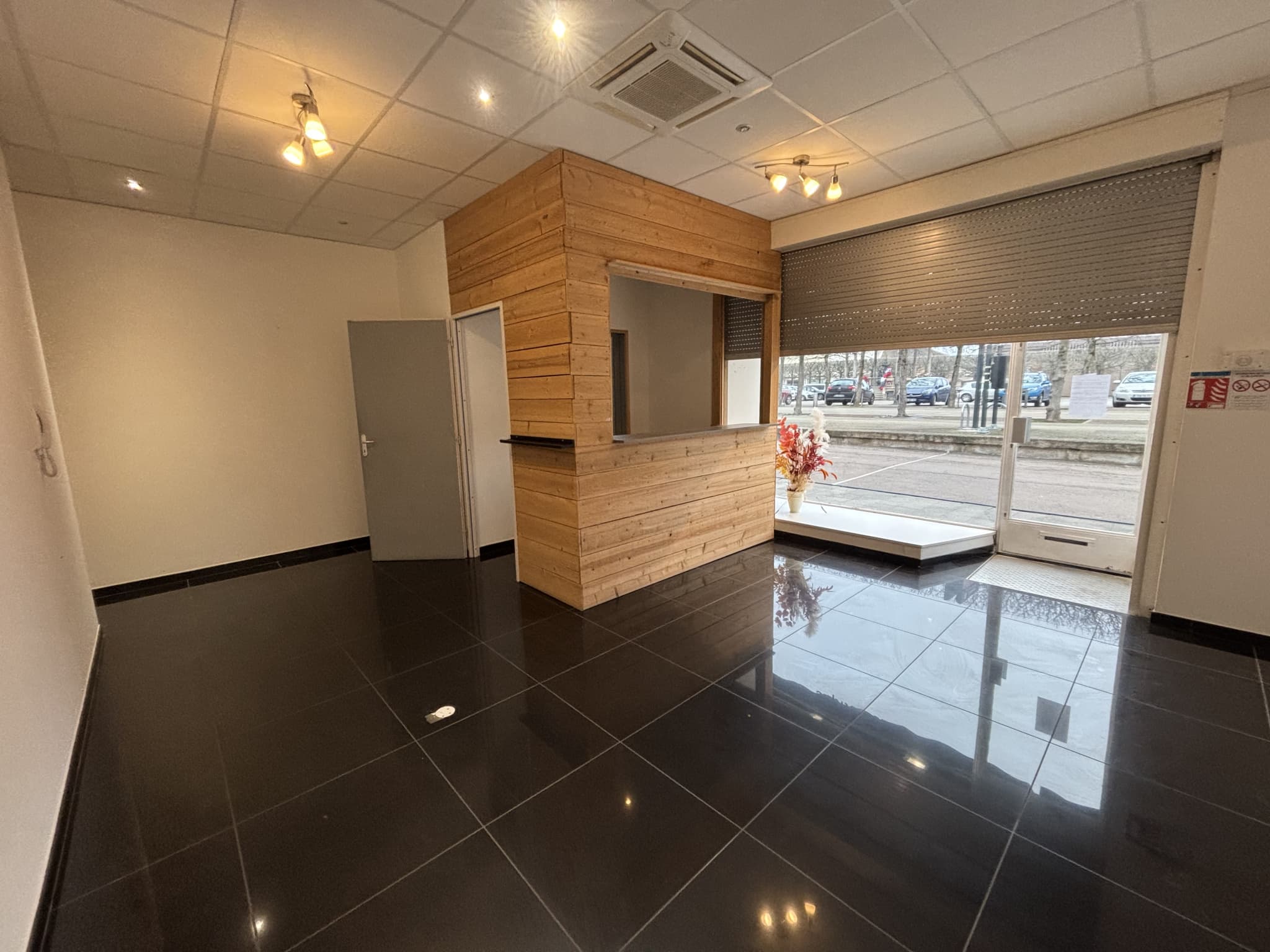 Local commercial · 40 m² · Location — photo 1