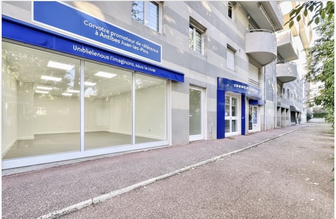 Local commercial 54 m² — ANTIBES — photo 1