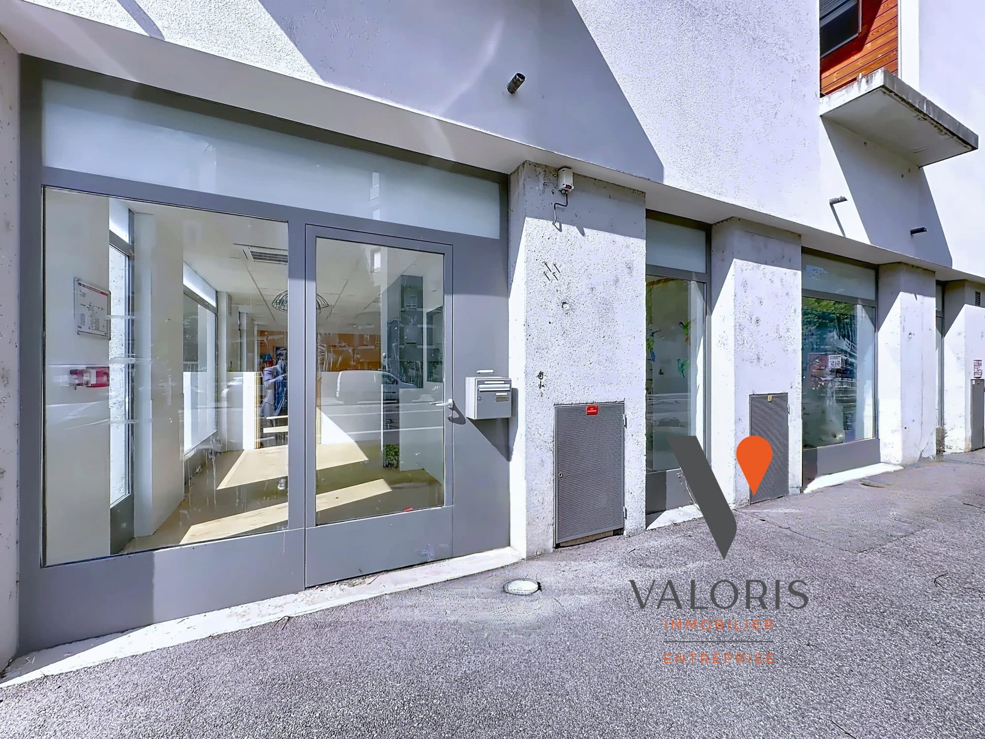 Local commercial · 193 m² · Location — photo 2
