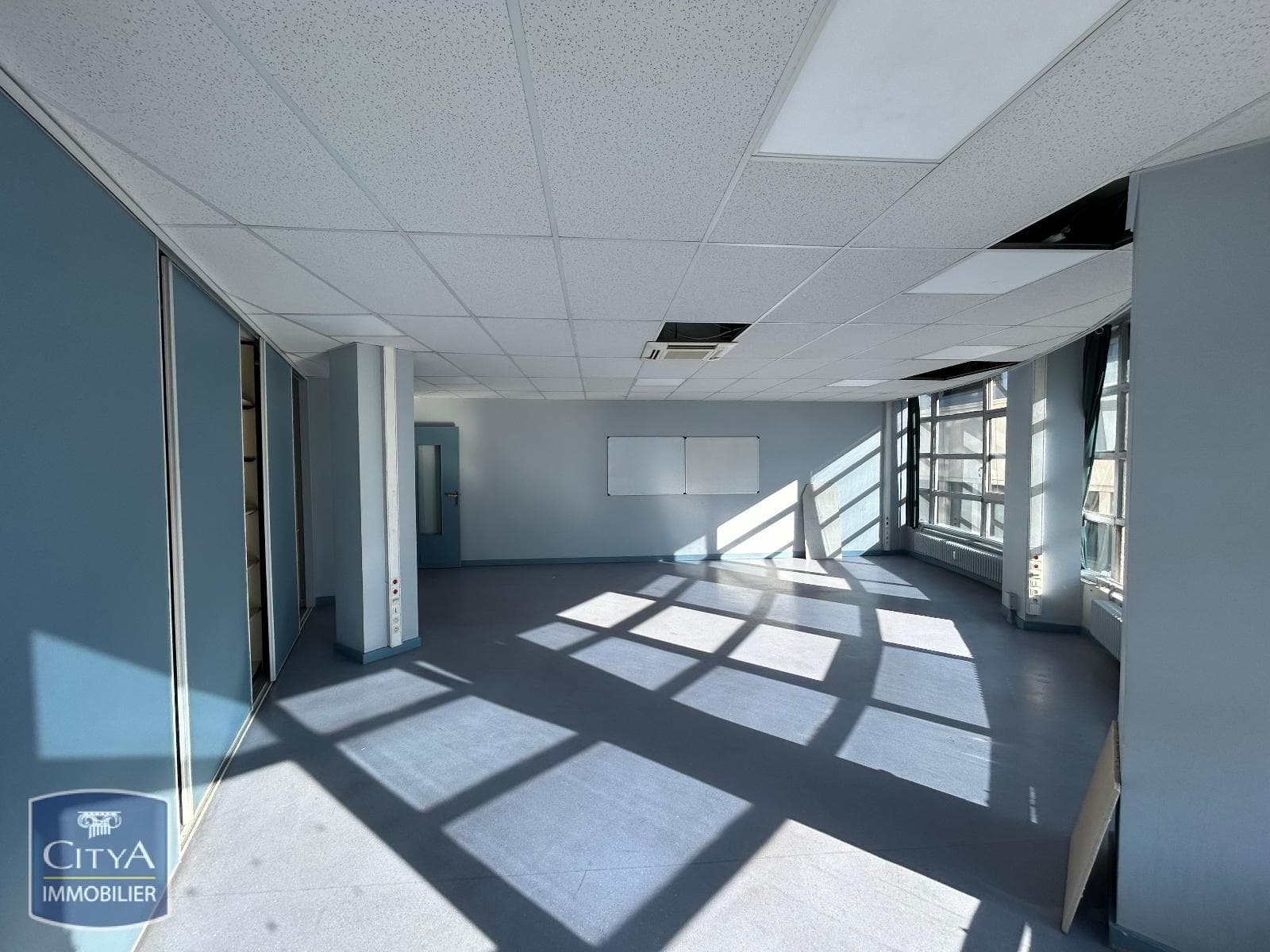 Local commercial · 405 m² · Achat des murs — photo 2