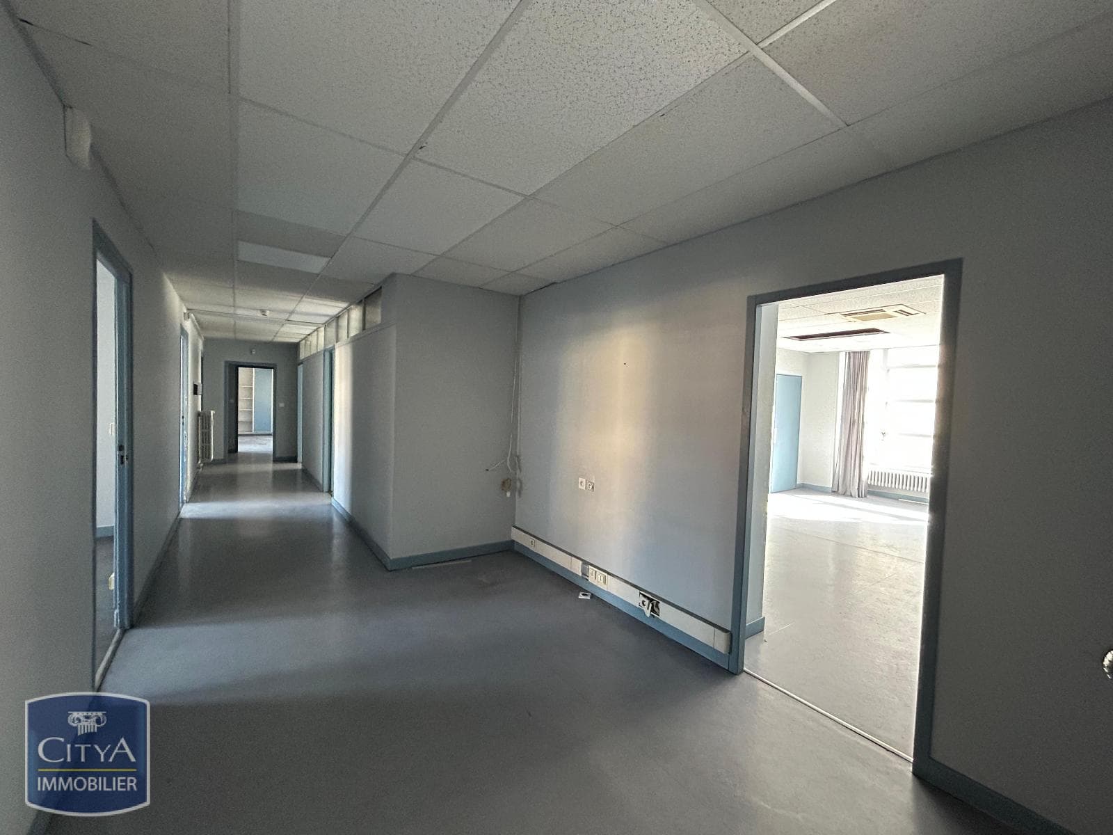 Local commercial · 405 m² · Achat des murs — photo 3