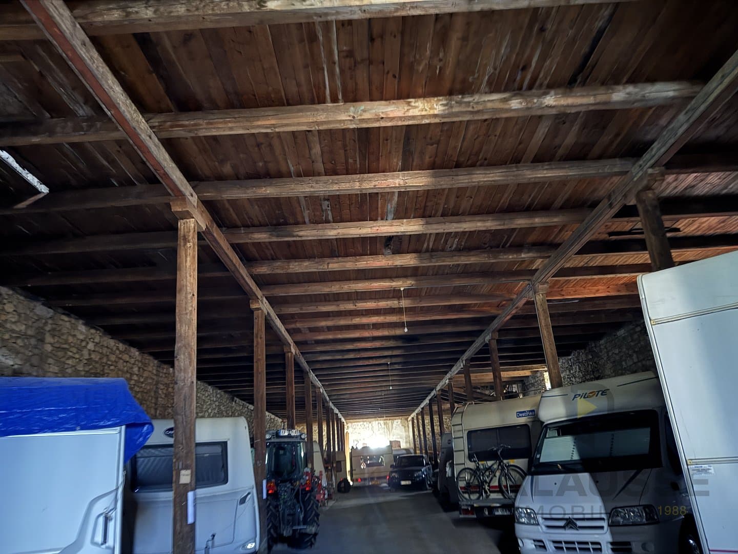 Local commercial · 370 m² · Achat des murs — photo 2