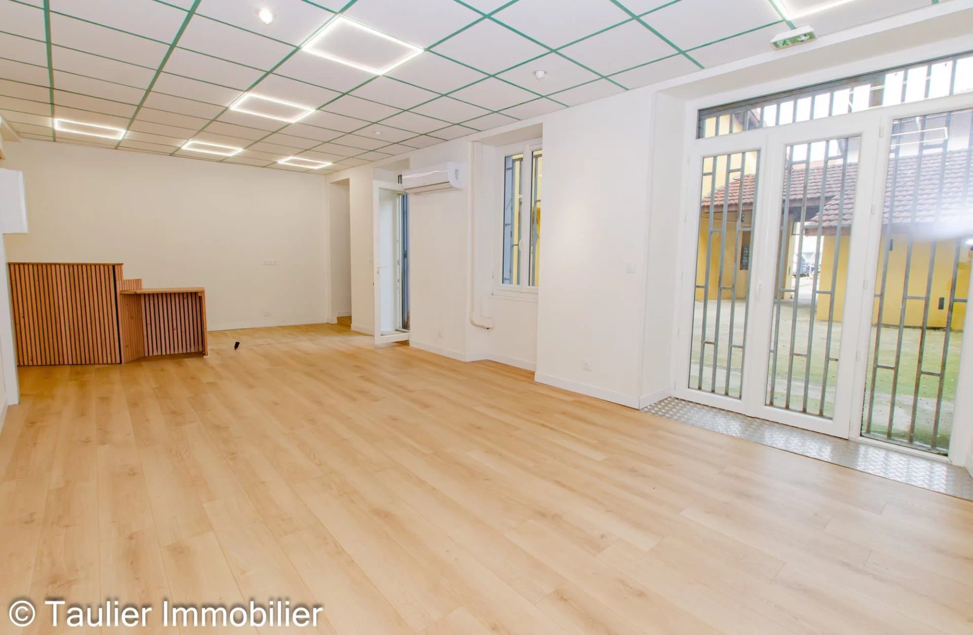 Local commercial · 52 m² · Location — photo 3