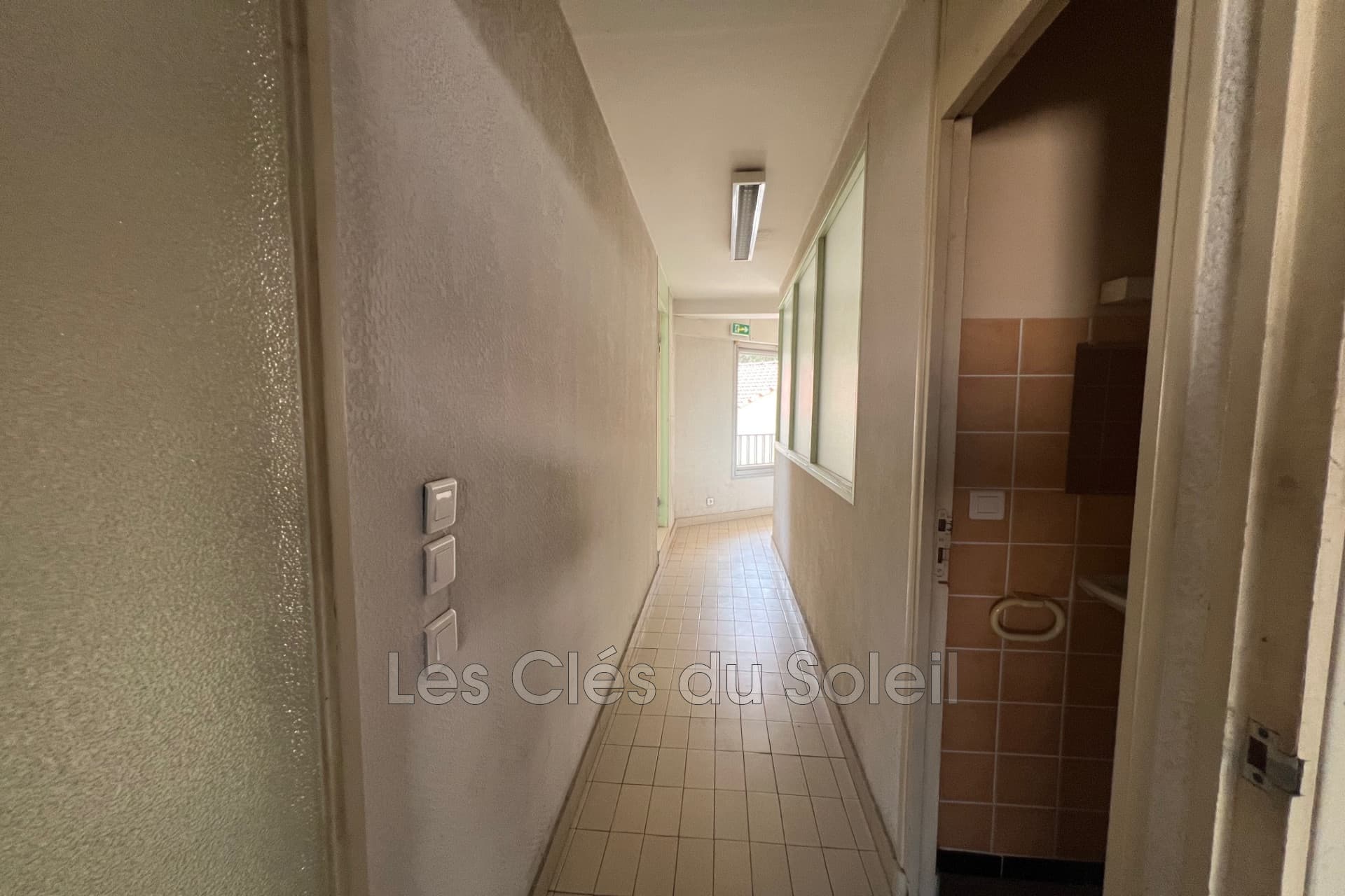 Local commercial · 87 m² · Achat des murs — photo 2