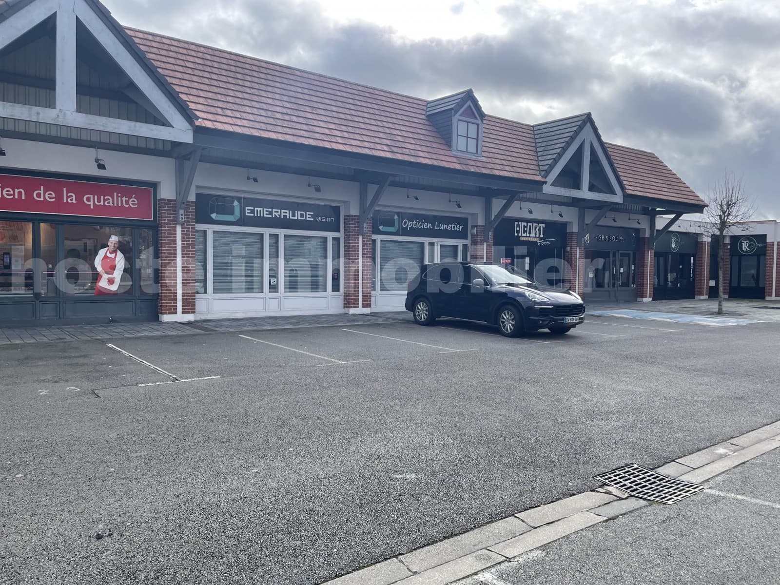 Local commercial 59 m² — VILLENEUVE D ASCQ — photo 1