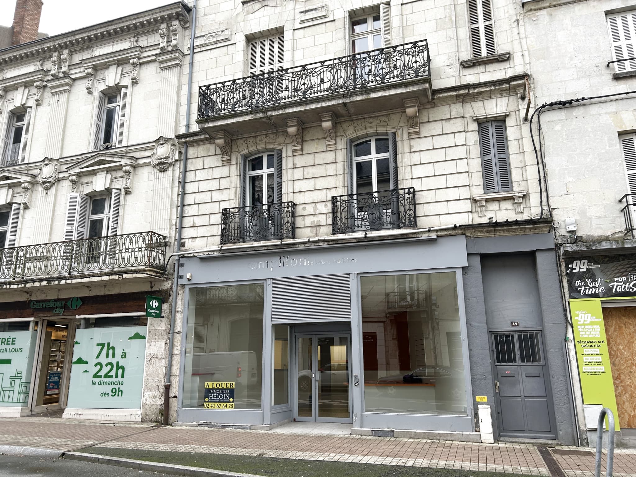 Local commercial 79 m² — SAUMUR — photo 1