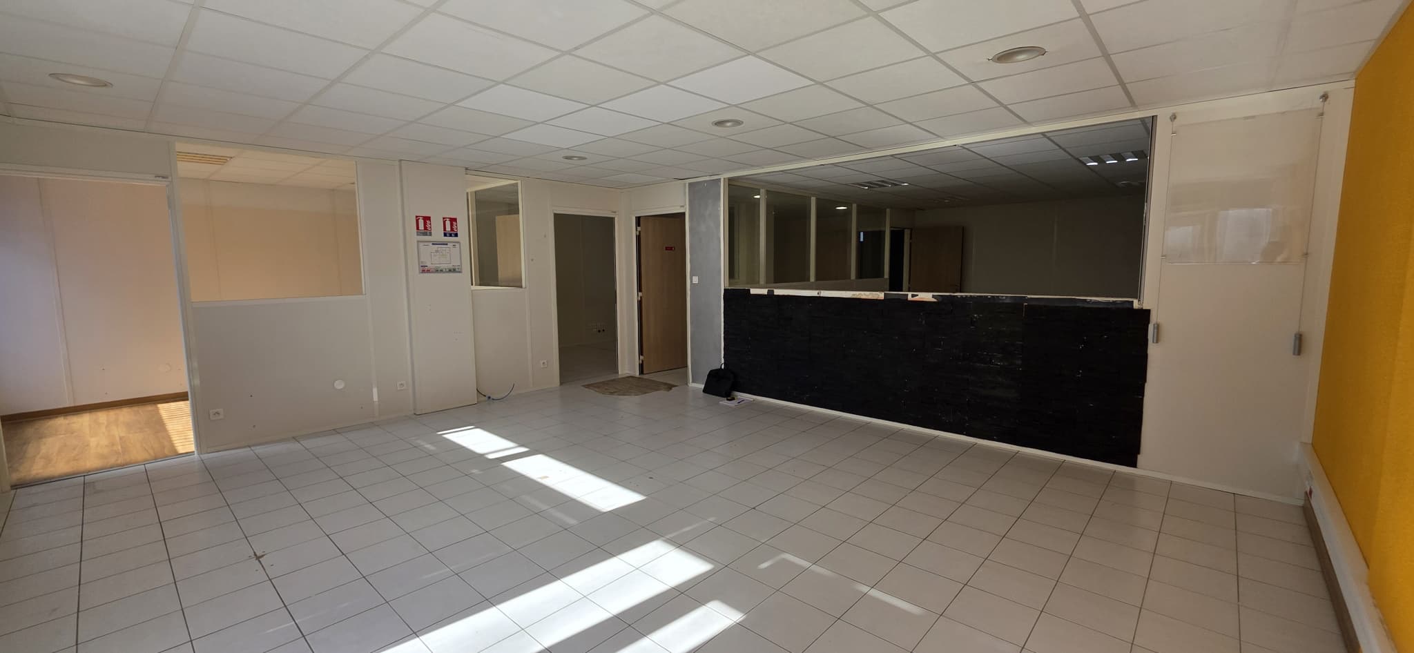 Local commercial 160 m² — PERPIGNAN — photo 1