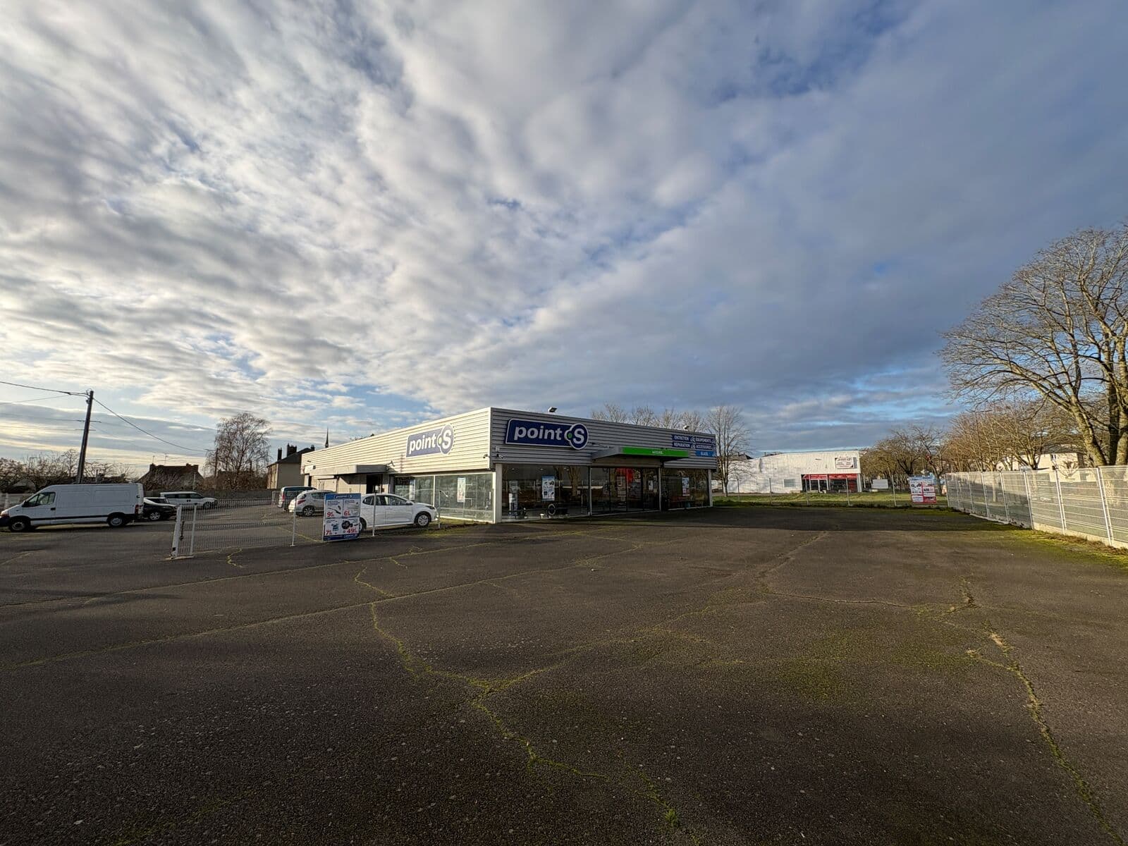 Local commercial 331 m² — PITHIVIERS — photo 1