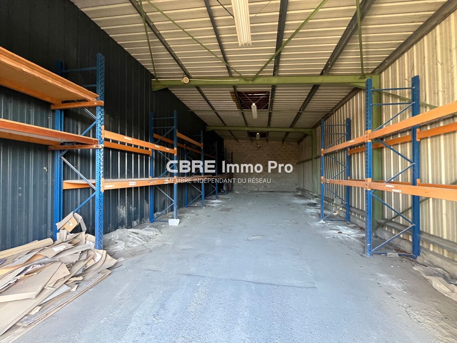 Local commercial 1966 m² — VIENNE — photo 1