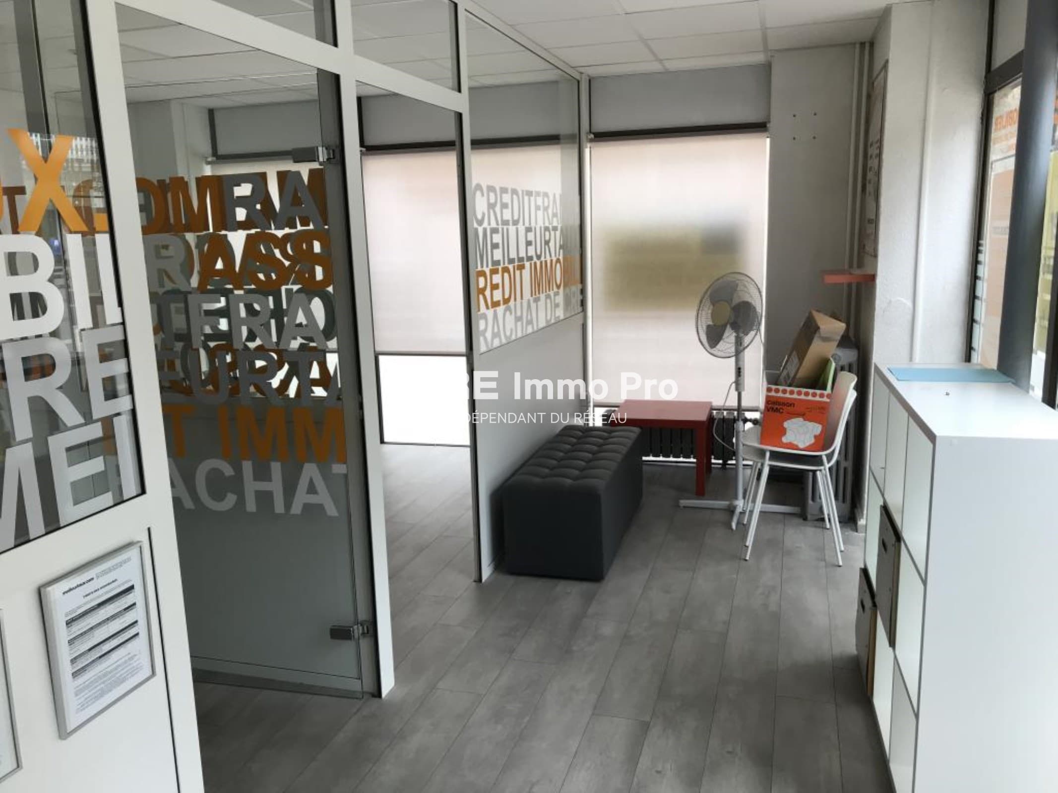 Local commercial 33 m² — VIENNE — photo 1