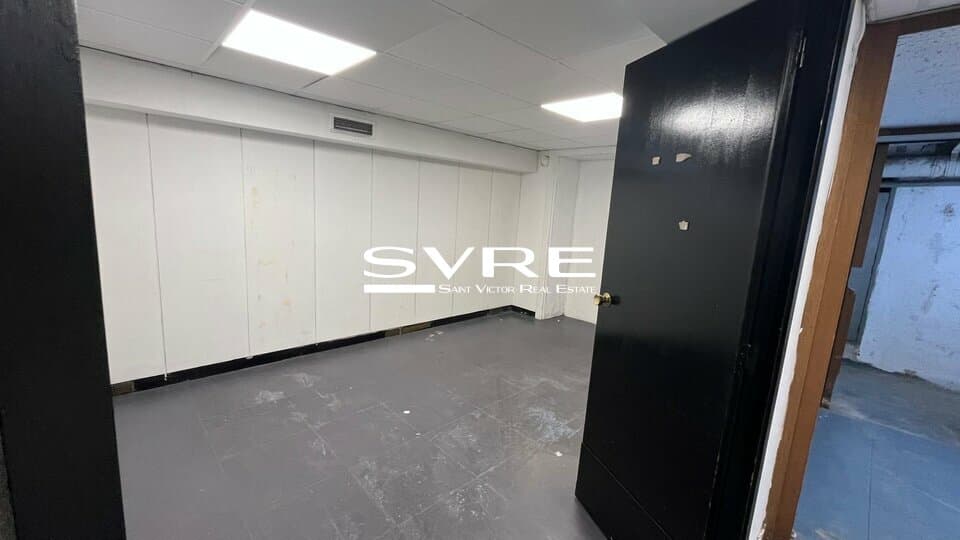 Local commercial · 122 m² · Location — photo 3