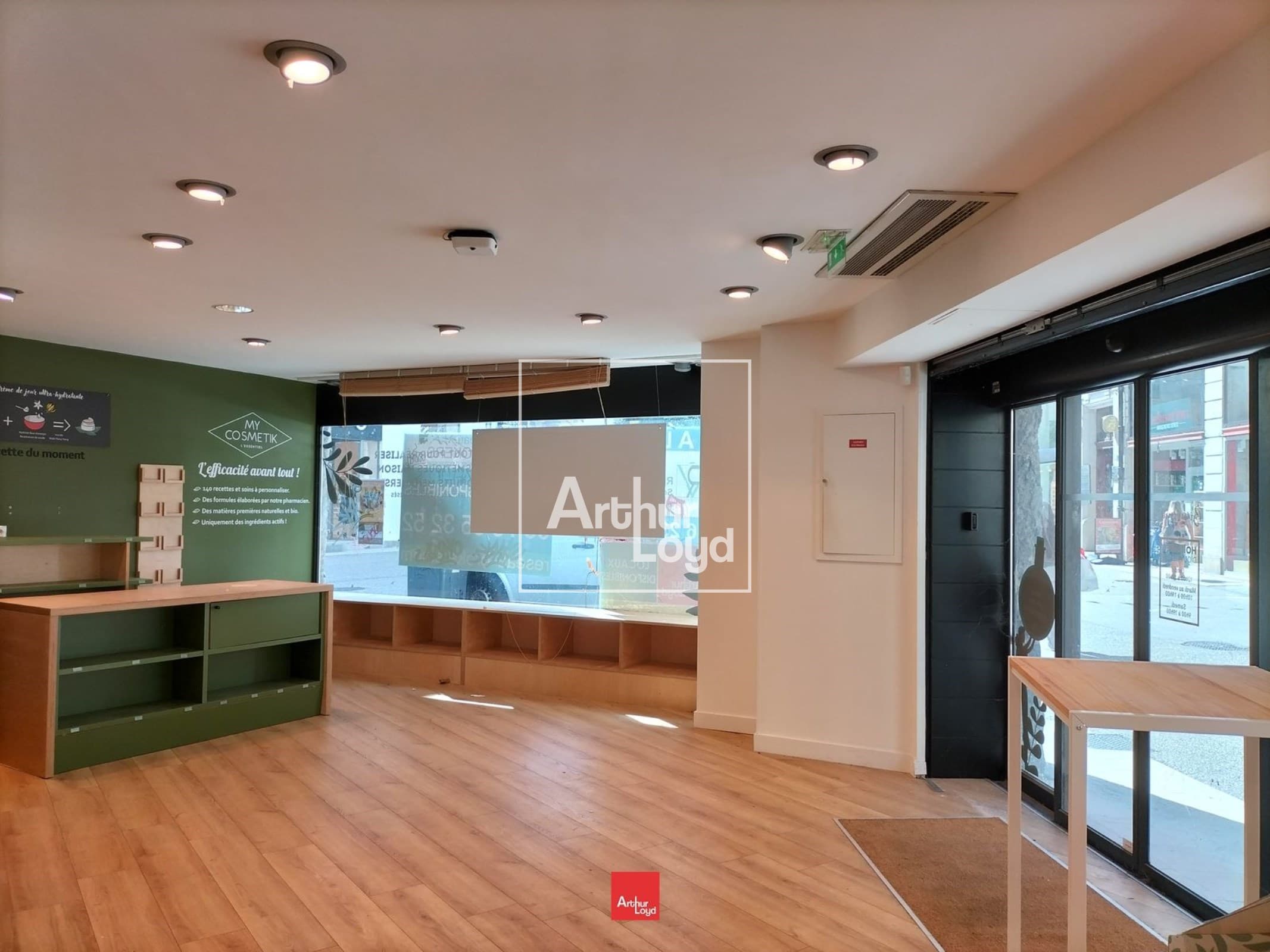 Local commercial · 183 m² · Location — photo 2