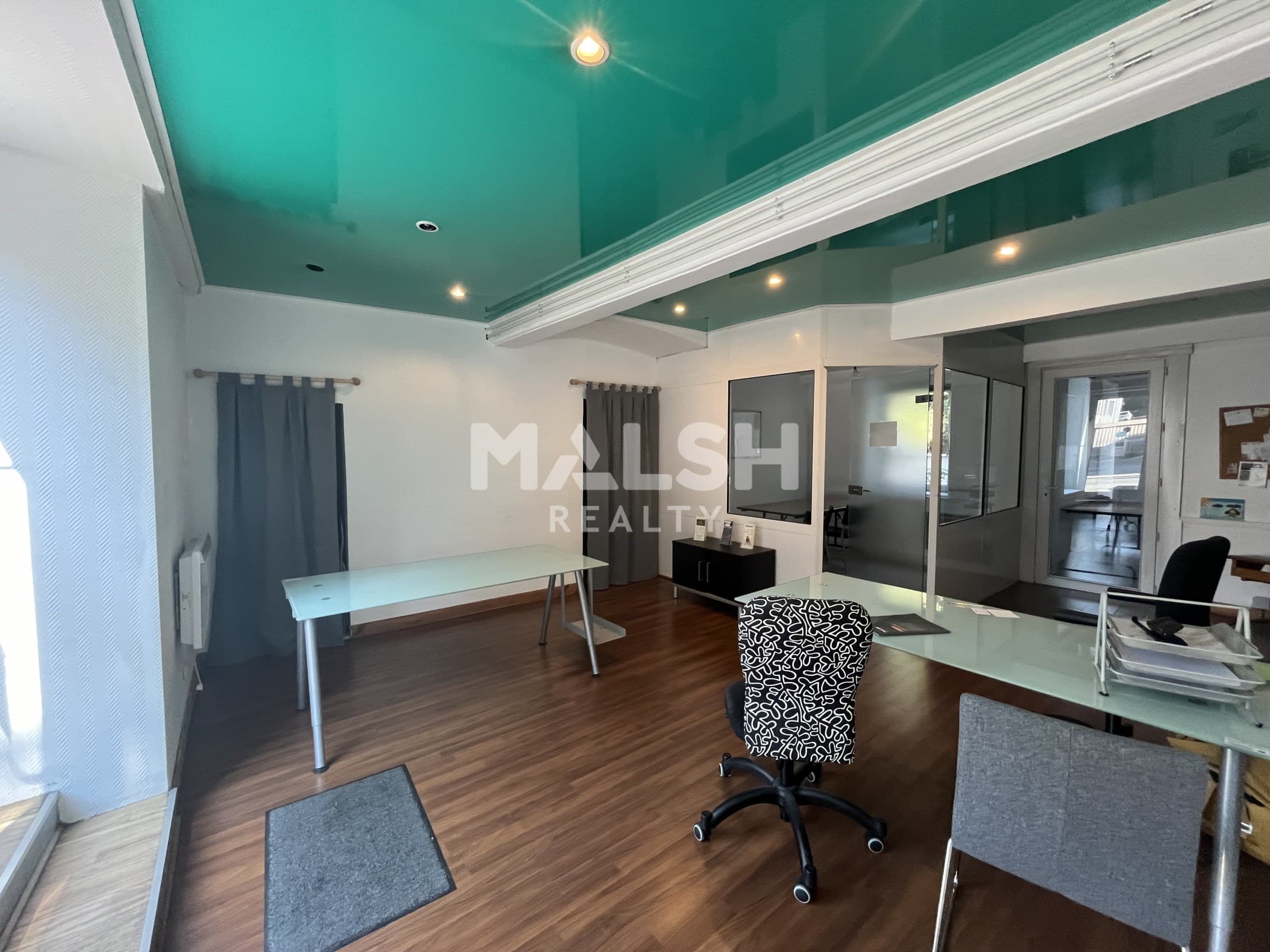 Local commercial 57 m² — RHONE — photo 1