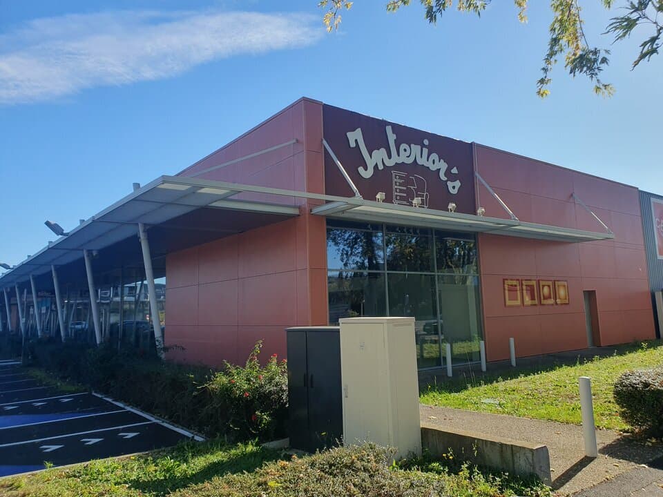 Local commercial · 300 m² · Location — photo 1