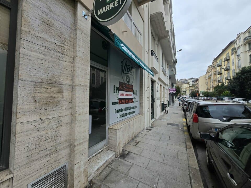 Local commercial · 30 m² · Location — photo 2