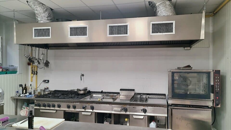 Local commercial · 160 m² · Location — photo 2