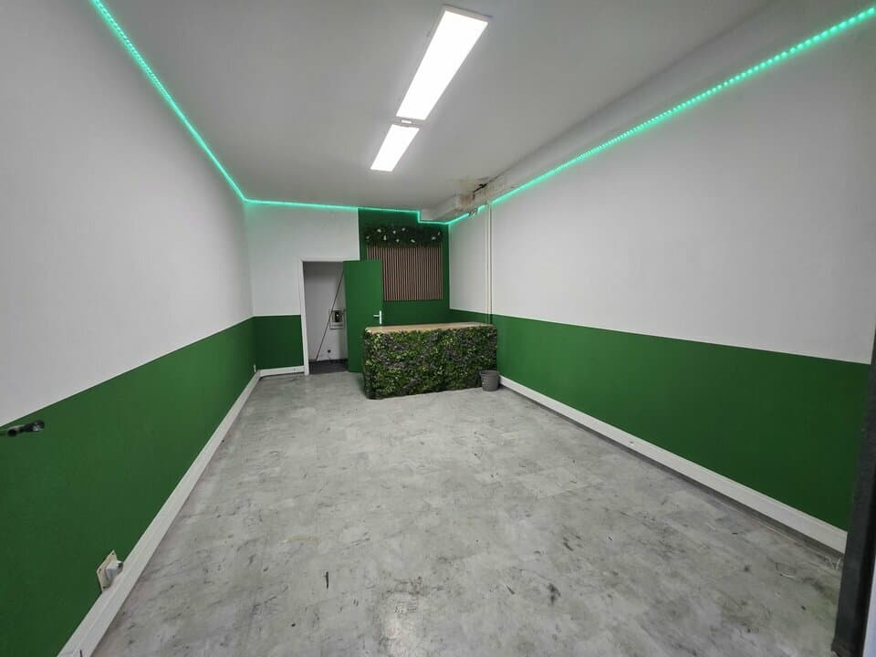 Local commercial · 30 m² · Location — photo 3