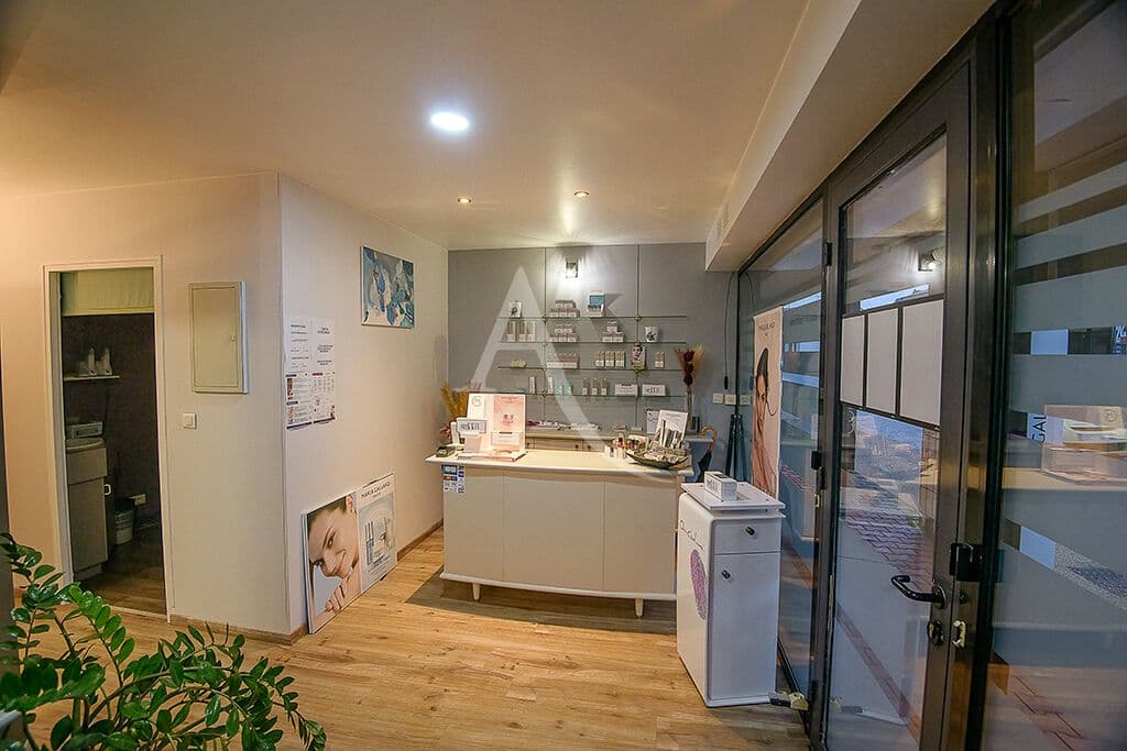 Local commercial 45 m² — VENDEE — photo 1